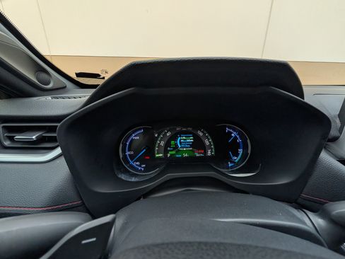 Used 2021 Toyota RAV4 XSE image 8