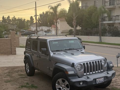 Used 2018 Jeep Wrangler Unlimited Sport S AWD/4WD image 11