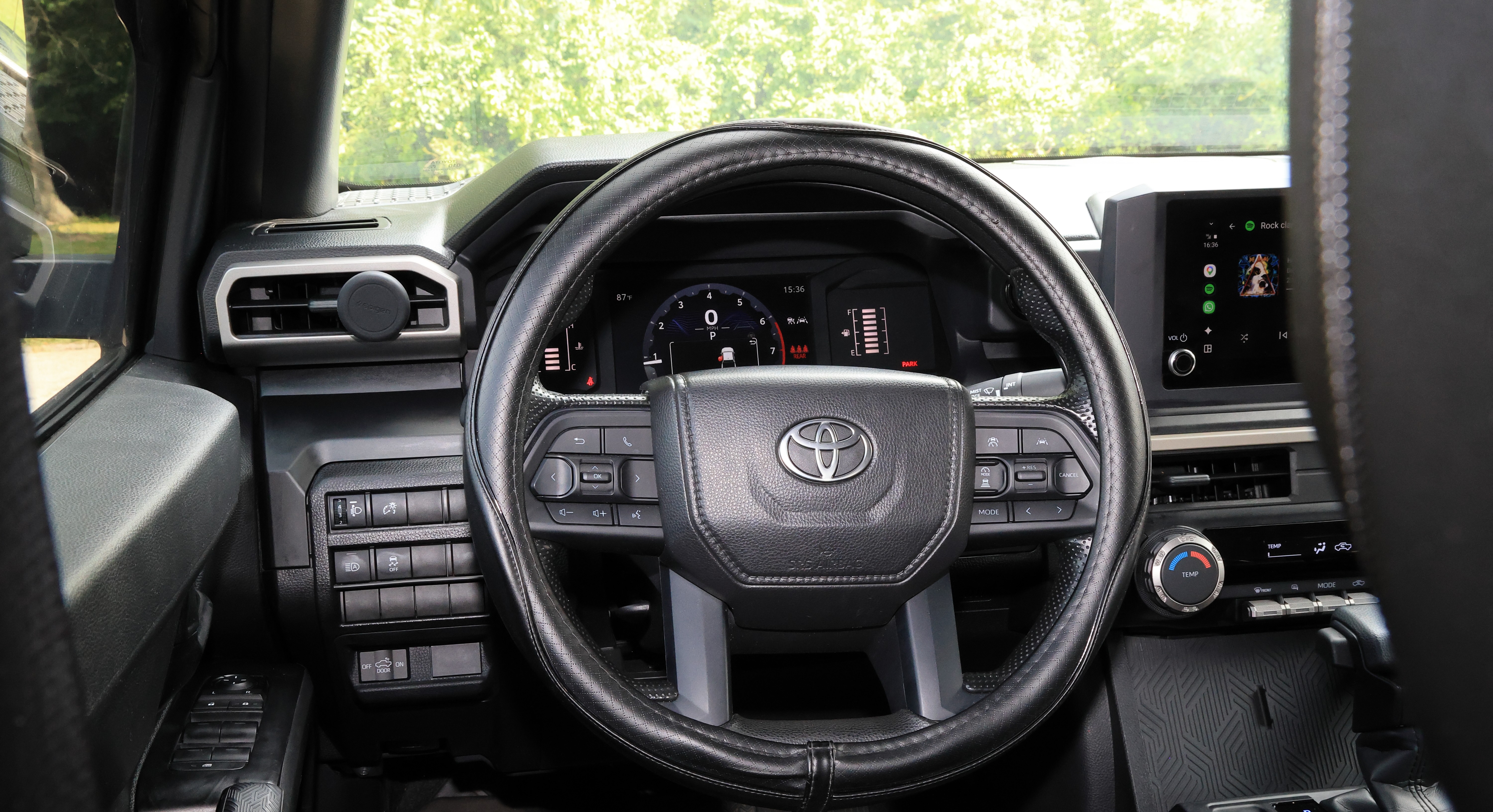 Used 2024 Toyota Tacoma SR AWD/4WD image 15