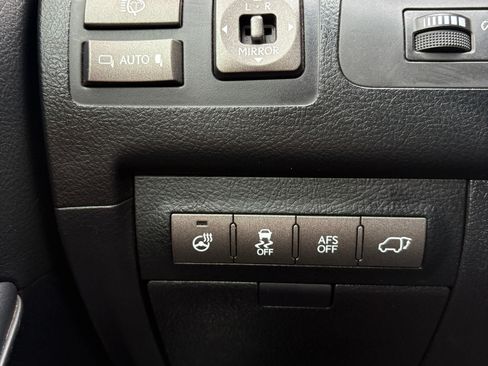 Used 2013 Lexus LX 570 4WD w/ Luxury Pkg image 20