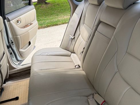 Used 2004 Toyota Avalon XLS image 6