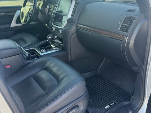 Used 2021 Toyota Land Cruiser Heritage Edition image 11