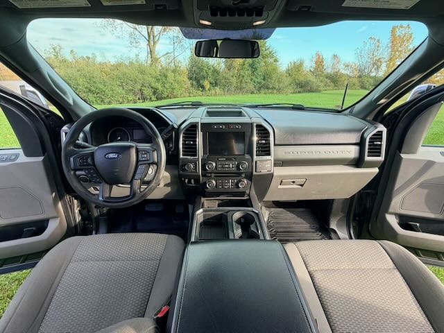 Used 2017 Ford F250 XLT w/ XLT Premium Package AWD/4WD image 17