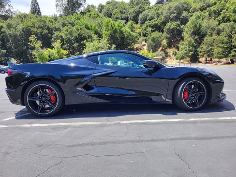 Used 2024 Chevrolet Corvette Stingray Preferred Cpe w/ Z51 Performance Package RWD image 9