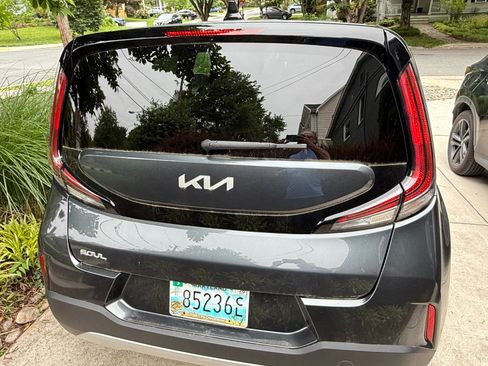 Used 2024 Kia Soul S FWD image 2