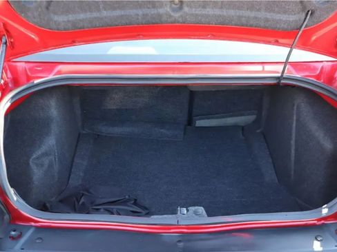 Used 2012 Dodge Challenger R/T image 10