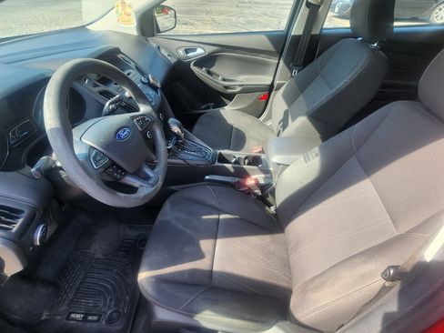 Used 2017 Ford Focus SE FWD image 8