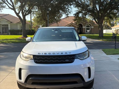 Used 2019 Land Rover Discovery SE AWD/4WD image 1