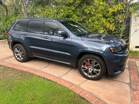 Used 2020 Jeep Grand Cherokee SRT image 5