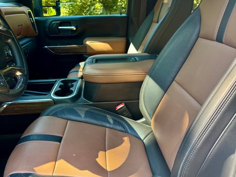 Used 2021 Chevrolet Silverado 3500 High Country image 21