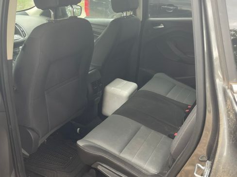 Used 2016 Ford Escape SE w/ Equipment Group 201A FWD image 9