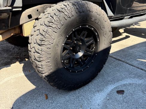 Used 2011 Jeep Wrangler Rubicon w/ Dual Top Group image 14