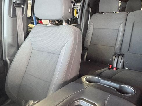 Used 2021 Chevrolet Suburban LS image 16