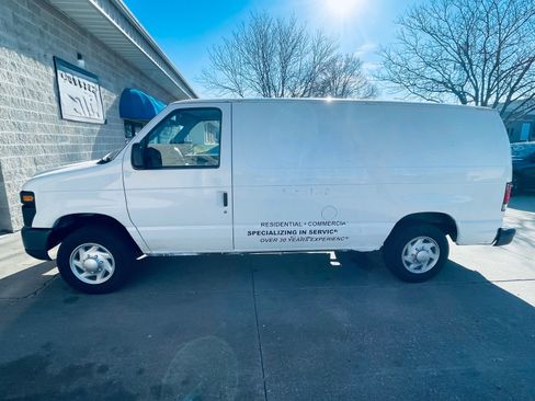 Used 2013 Ford E-150 and Econoline 150 w/ Commercial Cargo Van Pkg image 5
