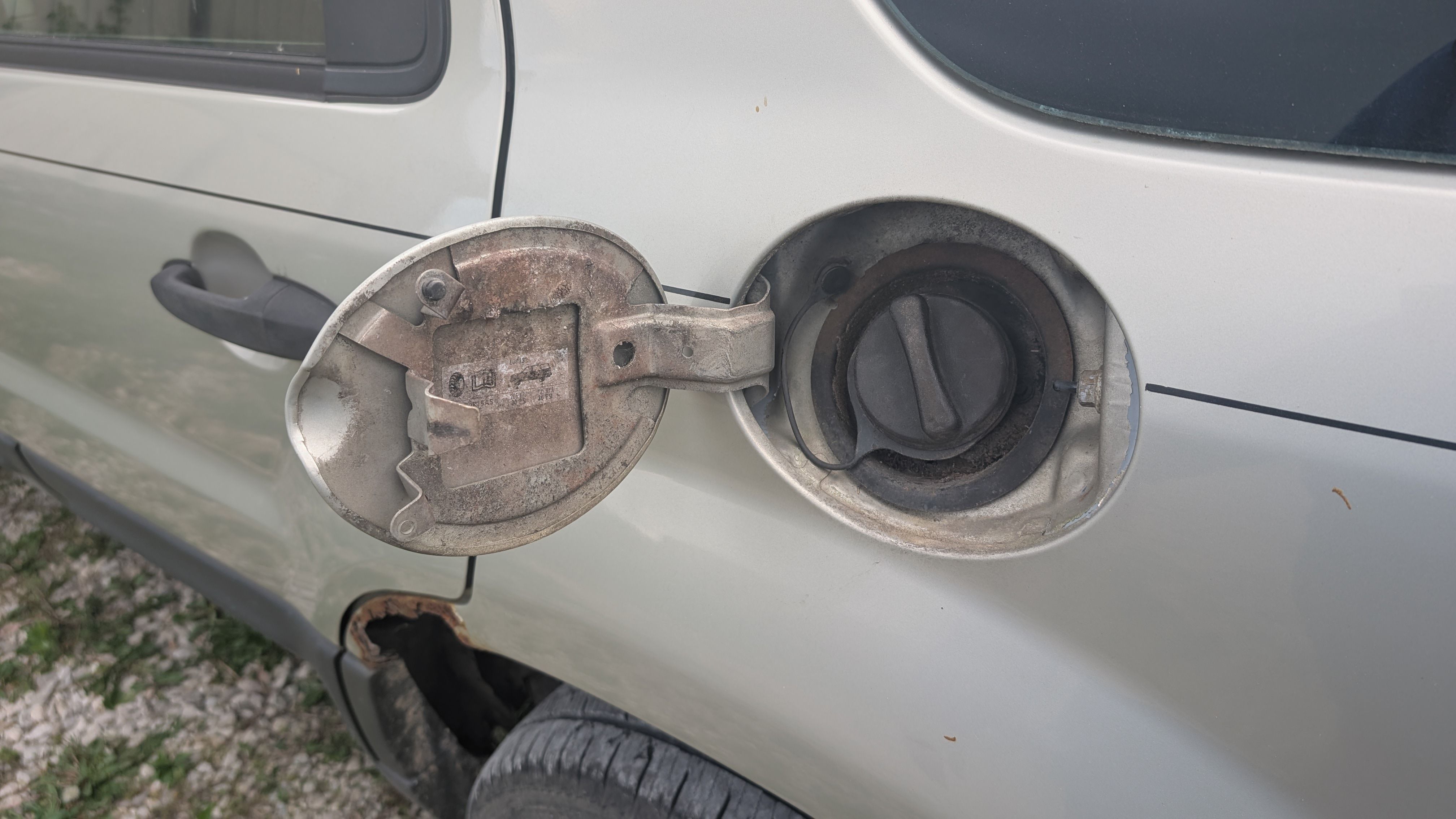 Used 2003 Ford Escape XLS AWD/4WD image 4
