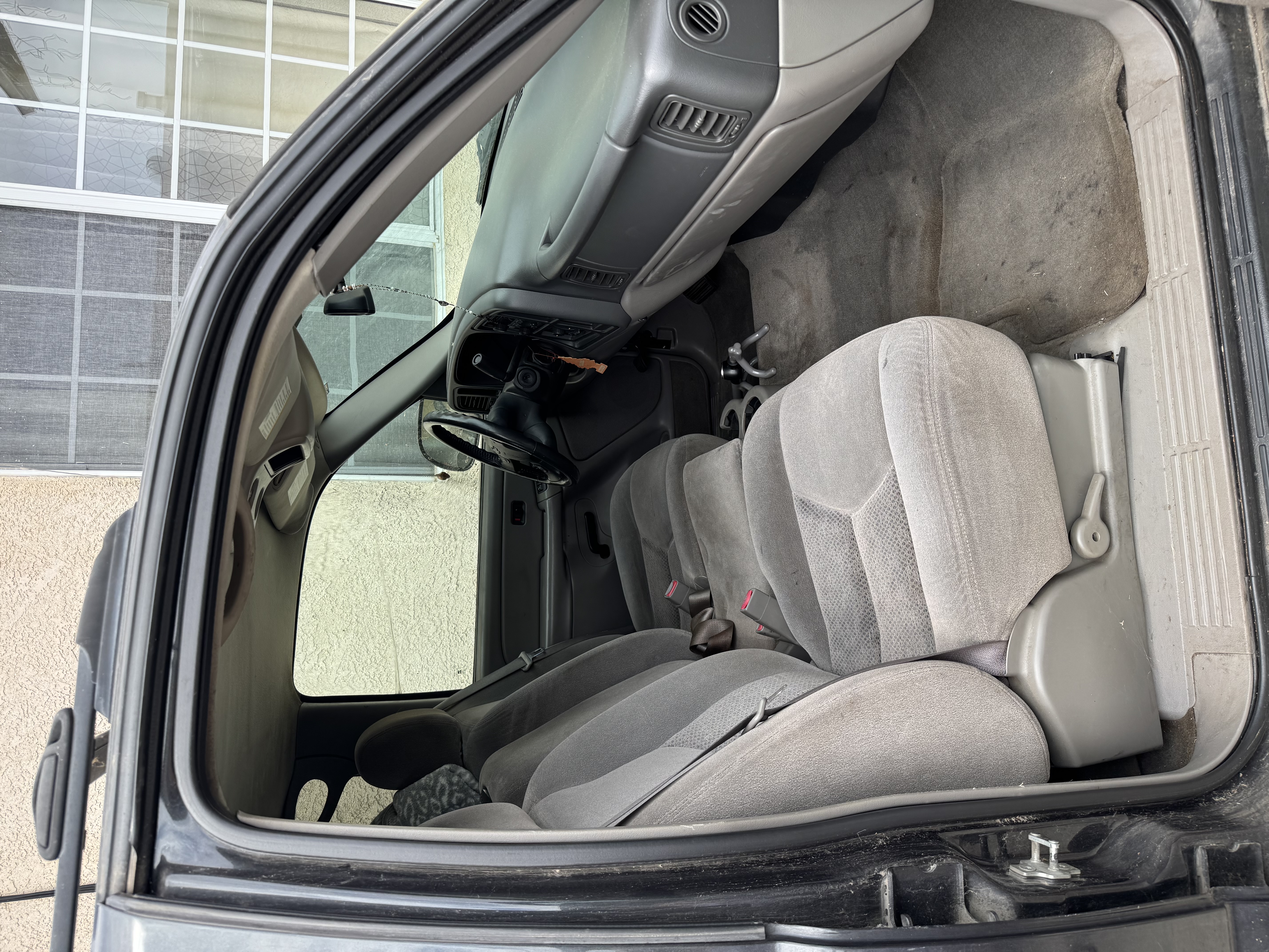 Used 2005 Chevrolet Avalanche LS w/ Onstar Plus Package RWD image 2
