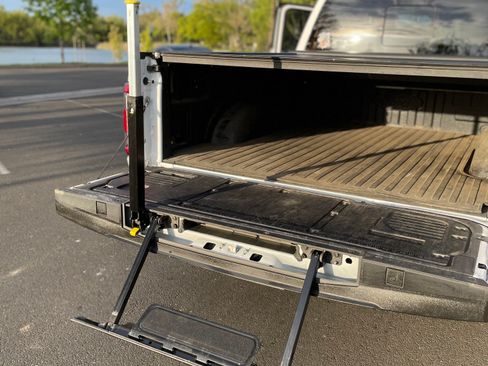 Used 2021 Ford F150 Lariat w/ Max Trailer Tow Package image 6