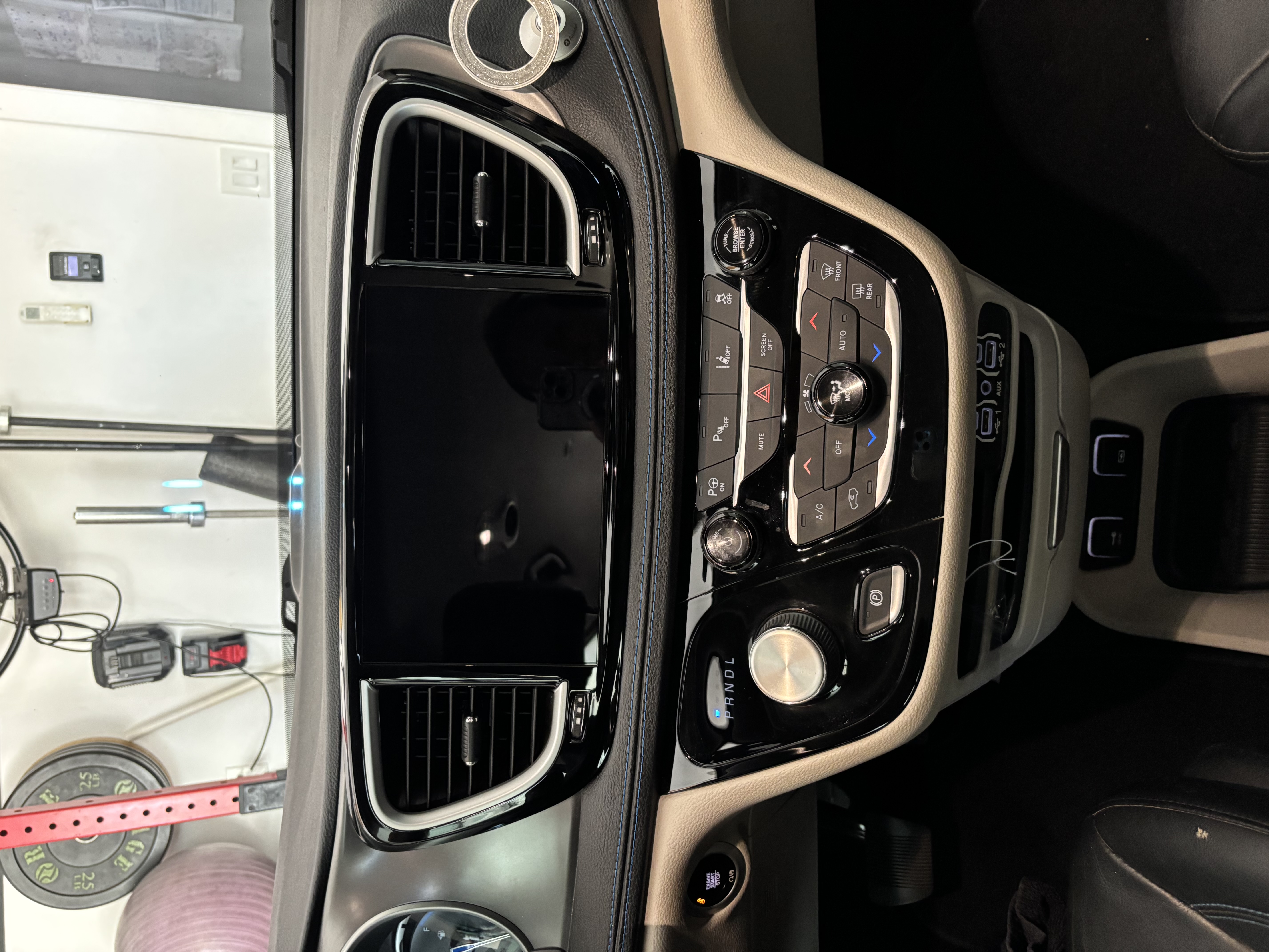 Used 2021 Chrysler Pacifica Touring-L FWD image 9
