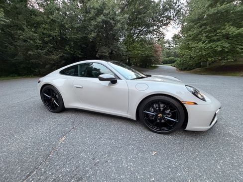 Used 2024 Porsche 911 Carrera T RWD image 11
