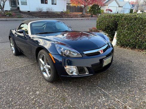 Used 2008 Saturn Sky Red Line image 2