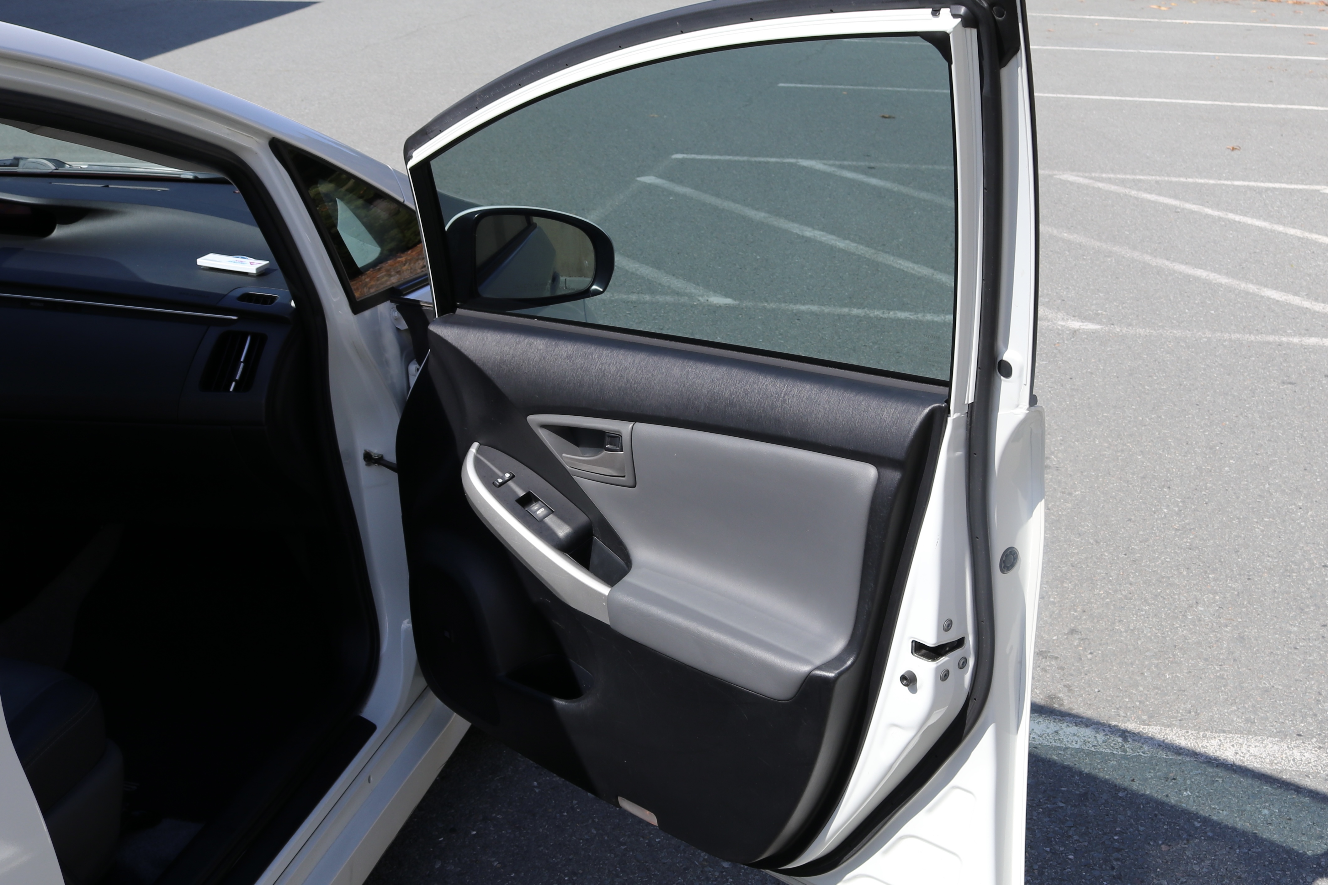 Used 2015 Toyota Prius Four w/ Deluxe Solar Roof Package FWD image 23