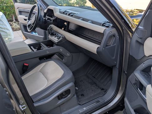 Used 2023 Land Rover Defender 110 X-Dynamic SE image 10