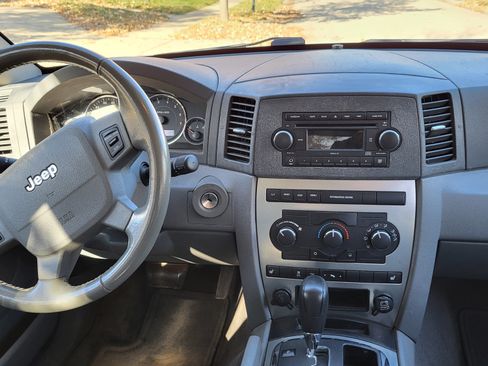 Used 2007 Jeep Grand Cherokee Laredo image 6
