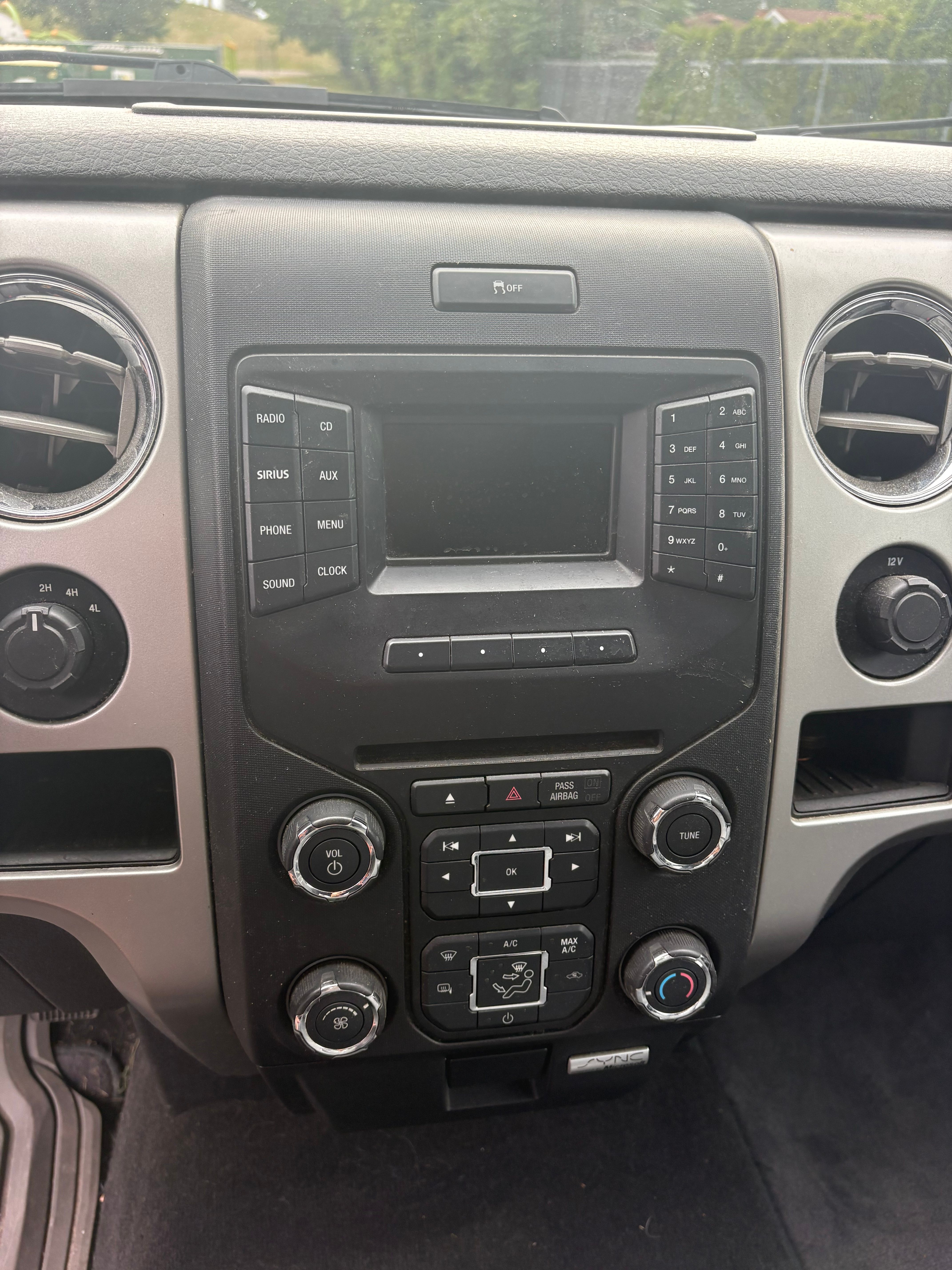 Used 2013 Ford F150 XLT w/ Mid Equipment Group AWD/4WD image 11
