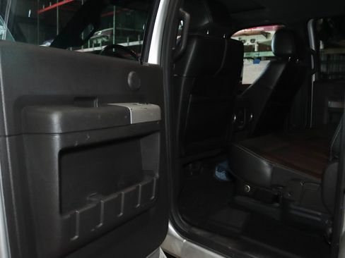 Used 2015 Ford F250 Lariat w/ Lariat Ultimate Package image 9