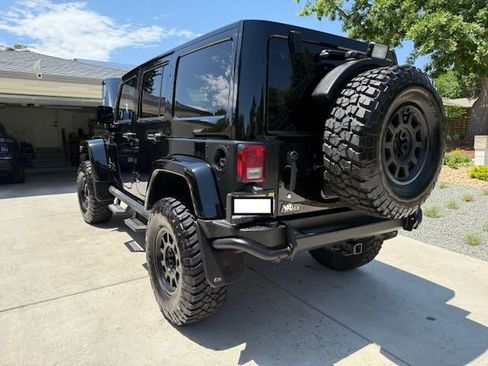 Used 2017 Jeep Wrangler Unlimited Rubicon w/ Dual Top Group image 32