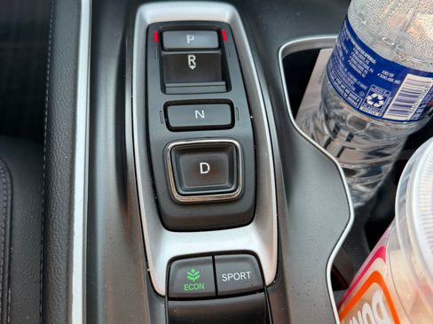 Used 2018 Honda Accord Touring image 10