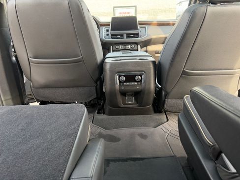 Used 2021 Chevrolet Tahoe Premier w/ Premium Package image 10