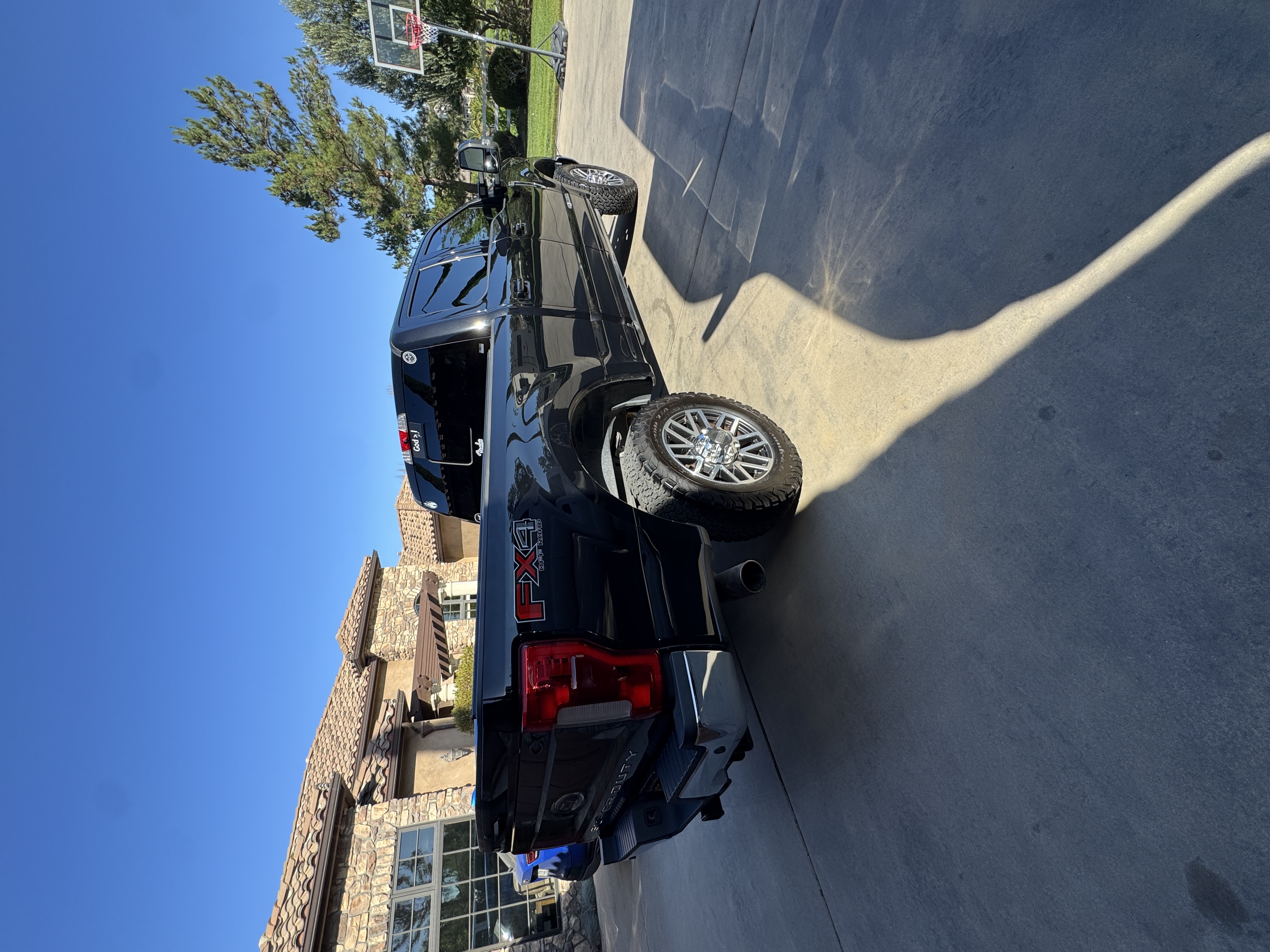 Used 2019 Ford F350 Lariat w/ Lariat Ultimate Package AWD/4WD image 6