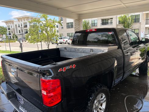 Used 2017 Chevrolet Silverado 1500 LT w/ All Star Edition AWD/4WD image 3