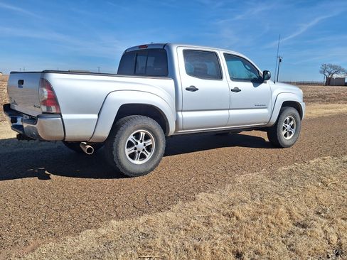 Used 2011 Toyota Tacoma 4x4 Double Cab w/ SR5 Pkg #2 image 5