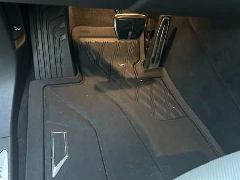 Used 2025 BMW X7 xDrive40i w/ M Sport Package image 19