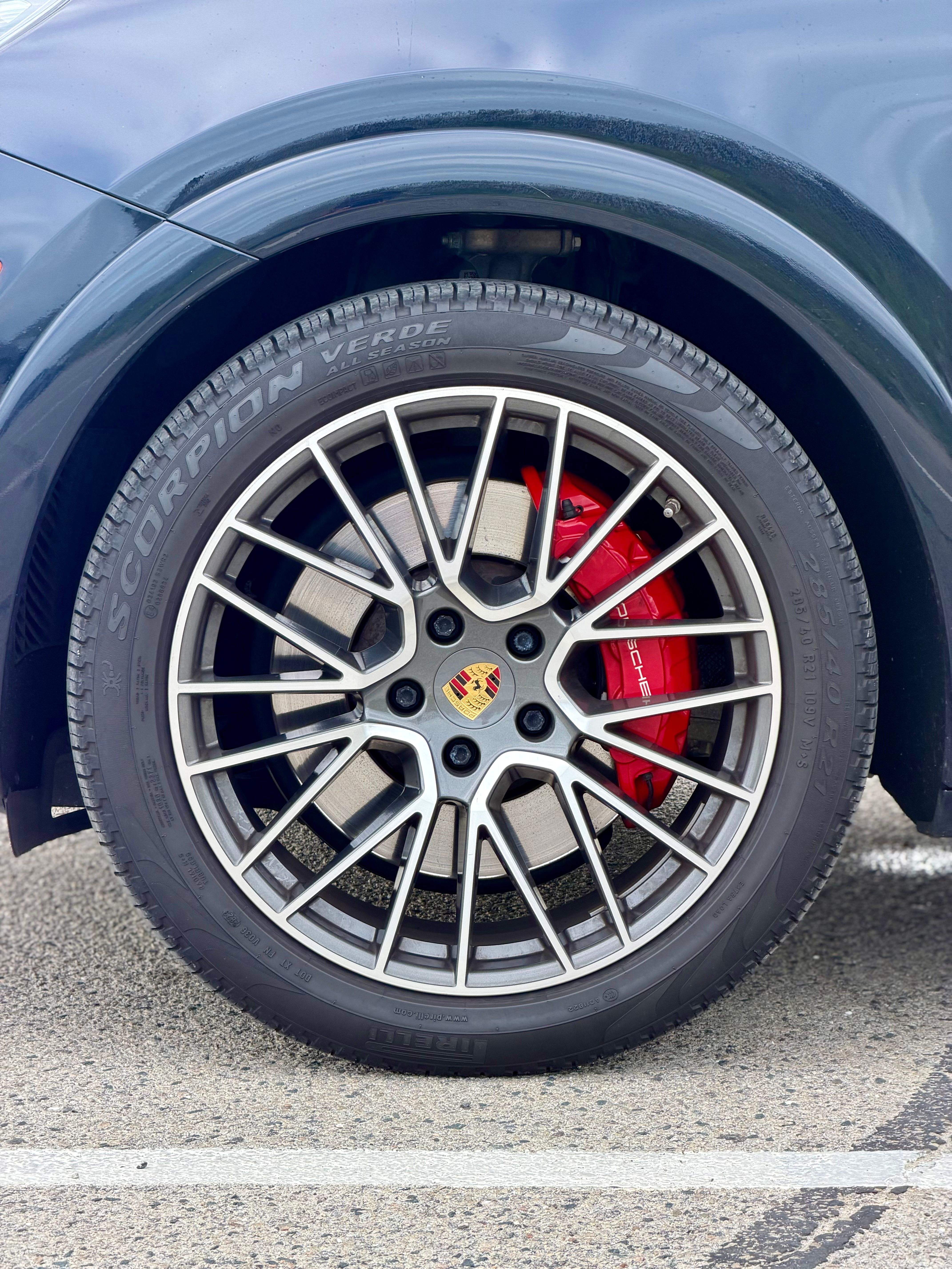Used 2021 Porsche Cayenne GTS AWD/4WD image 22