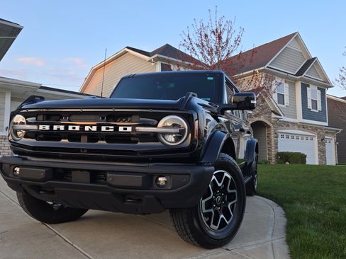 Used 2023 Ford Bronco Outer Banks image 5