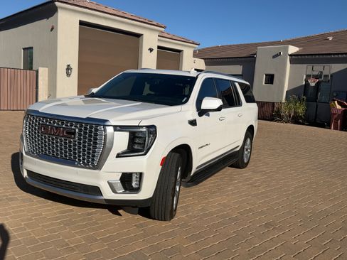 Used 2023 GMC Yukon XL Denali AWD/4WD image 5