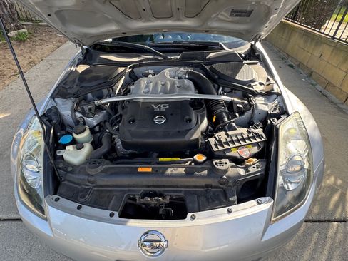 Used 2006 Nissan 350Z Enthusiast w/ (S02) Side Air Bags Pkg image 16