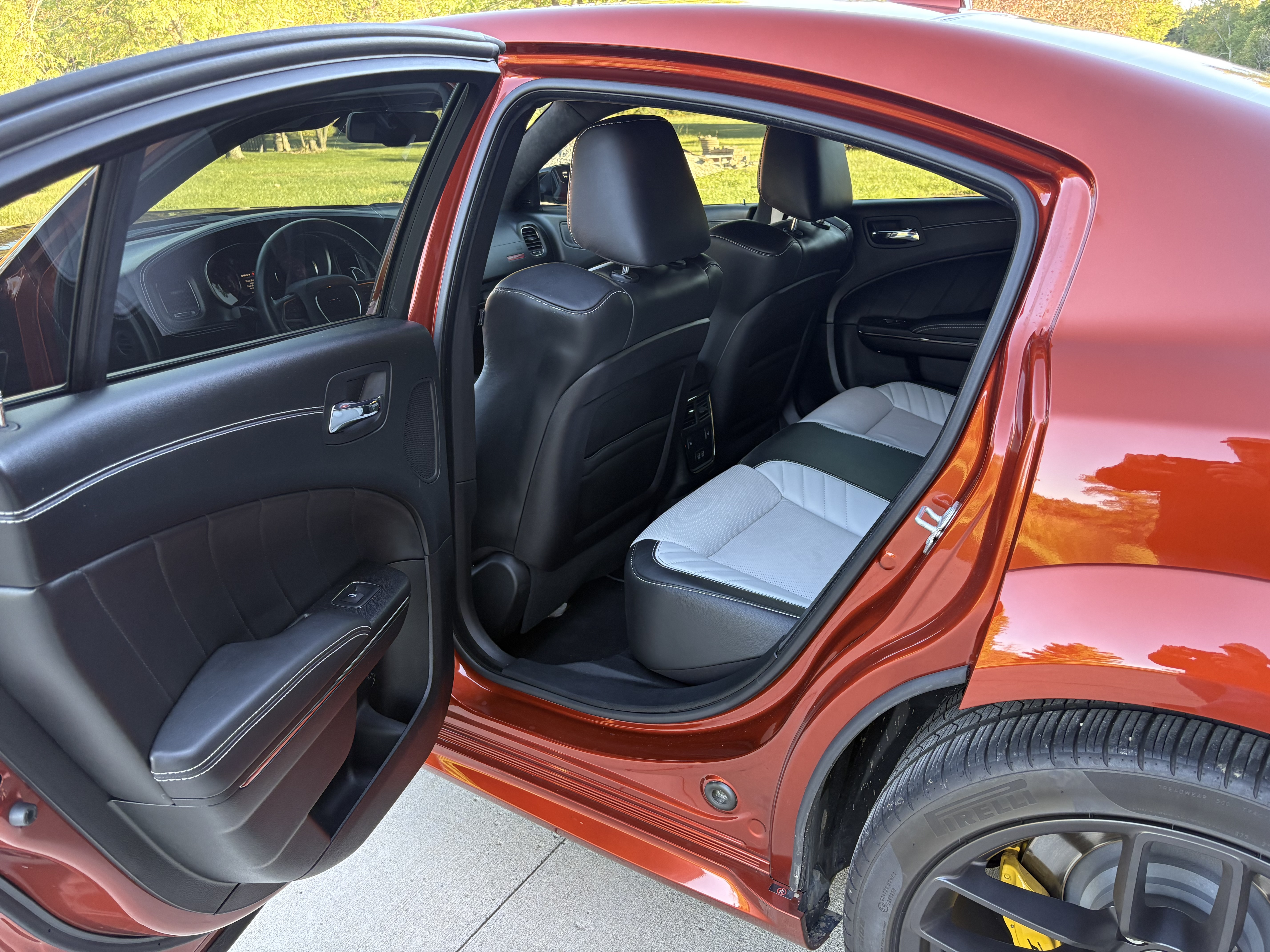 Used 2023 Dodge Charger SRT Hellcat w/ Harman/Kardon Audio Group RWD image 9