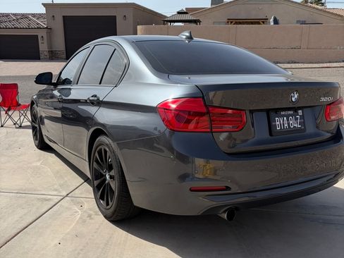 Used 2017 BMW 320i 320i Sedan 4D image 2