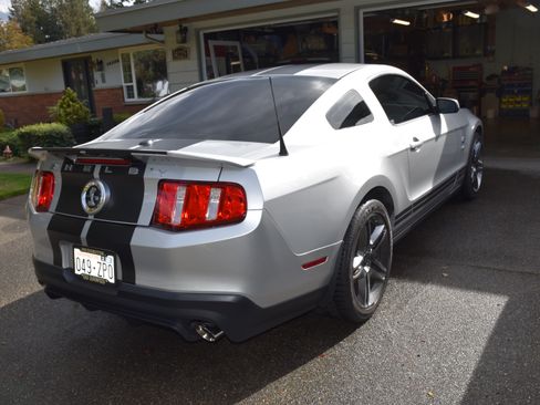 Used 2010 Ford Mustang Shelby GT500 image 5