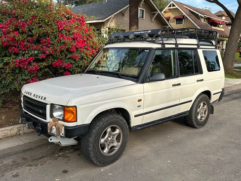 Used 2001 Land Rover Discovery SE image 2