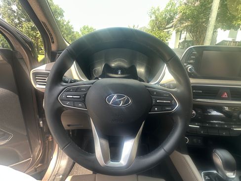 Used 2019 Hyundai Santa Fe Limited image 6