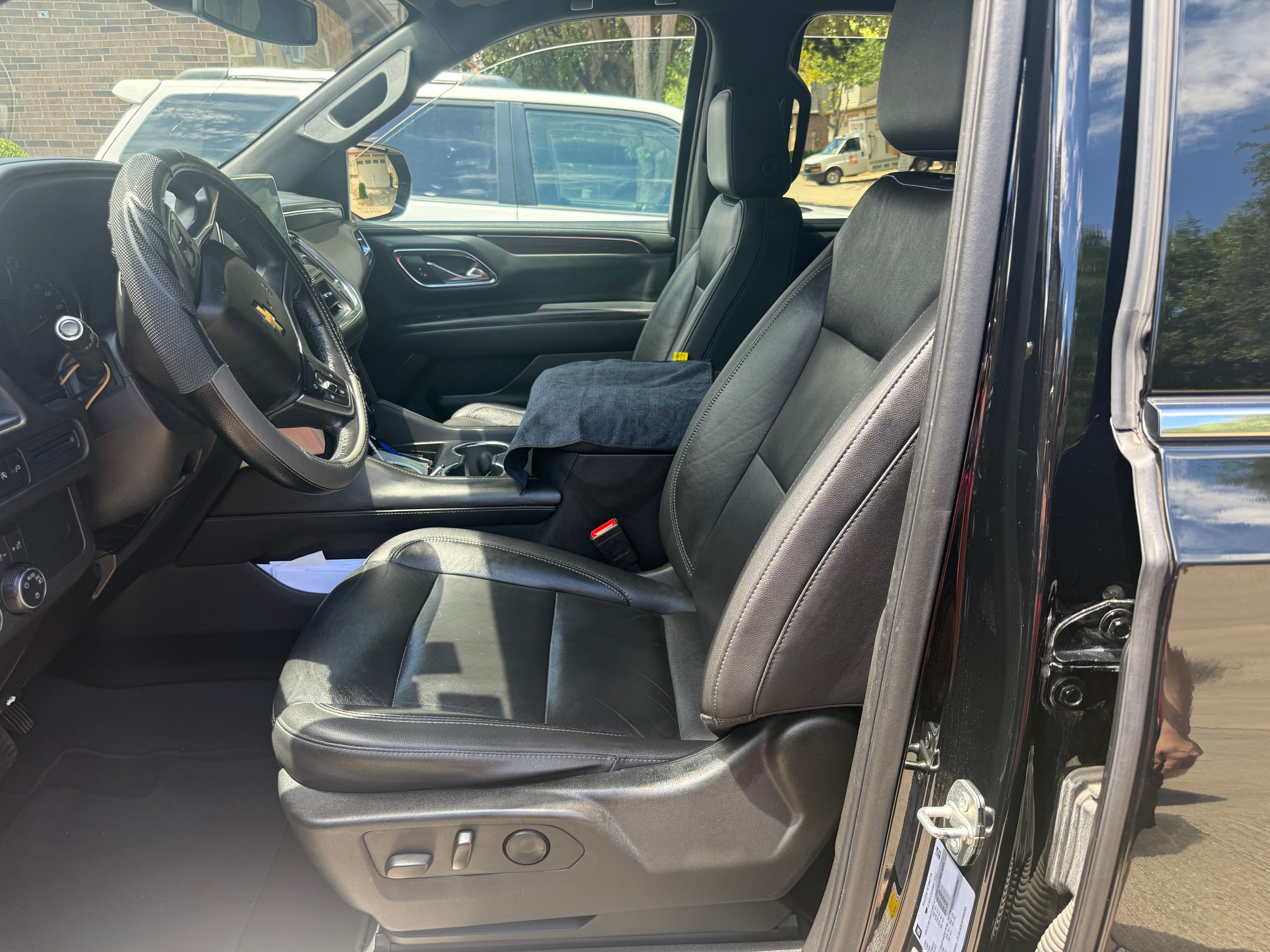 Used 2021 Chevrolet Suburban LT RWD image 17