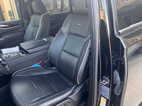 Used 2023 Cadillac Escalade Sport w/ LPO, ONYX Package image 5