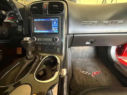 Used 2005 Chevrolet Corvette Coupe w/ Preferred Equipment Group image 11