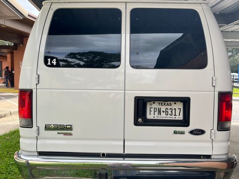 Used 2014 Ford E-350 and Econoline 350 XLT image 8