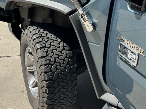 Used 2005 HUMMER H2 Luxury w/ Preferred Equipment Group image 1